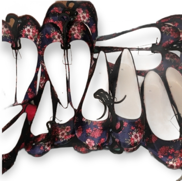 Women's Classic Flats - Picture 8 of 8